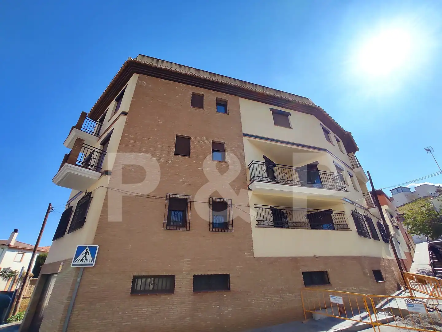 Vista exterior de Piso de alquiler en La Zubia con Aire acondicionado, Amueblado y Balcón