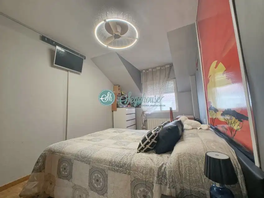Bedroom of Flat for sale in Segovia  with Air Conditioner, Heating and Terrace
