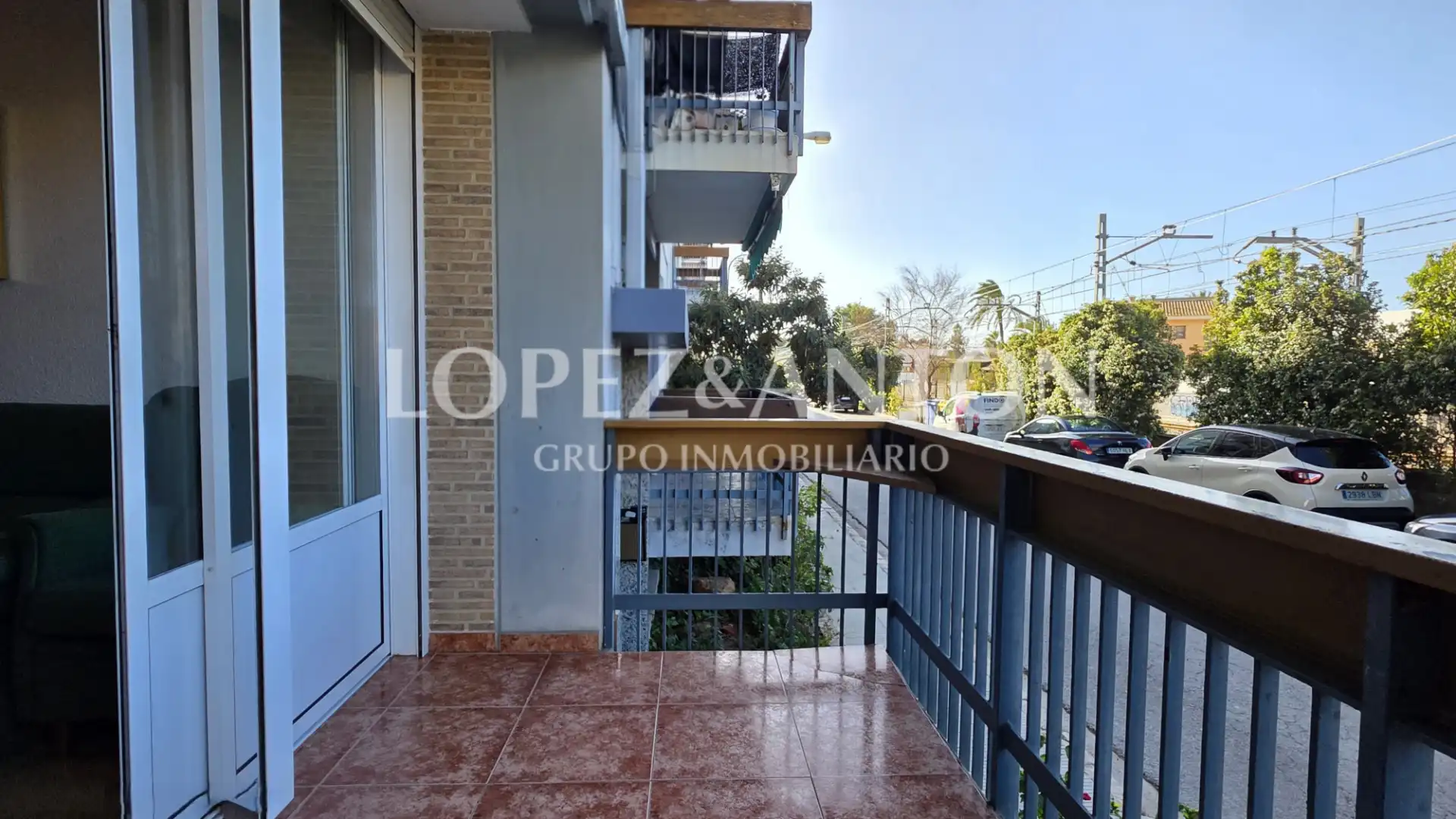 Terraza de Piso en venta en L'Eliana con Aire acondicionado, Amueblado y Horno