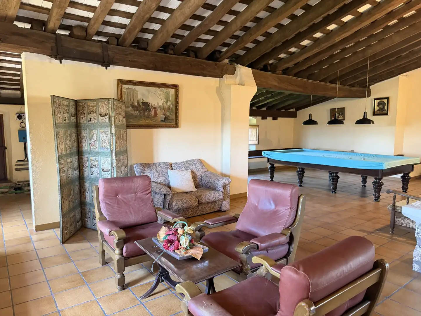 Sala d'estar de Finca rústica en venda en Banyoles amb Calefacció, Terrassa i Traster