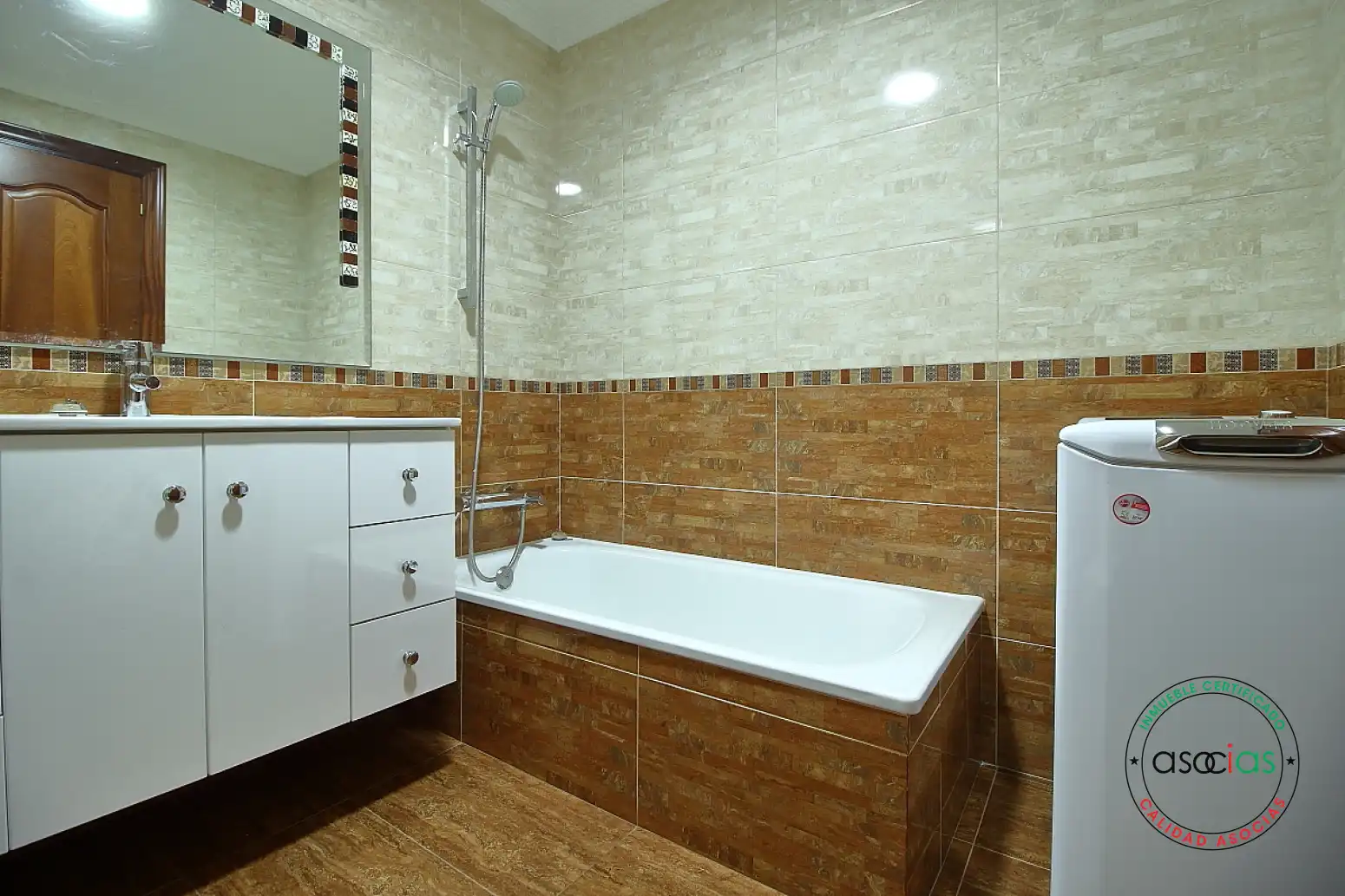 Baño de Piso en venta en Gijón  con Calefacción y Parquet