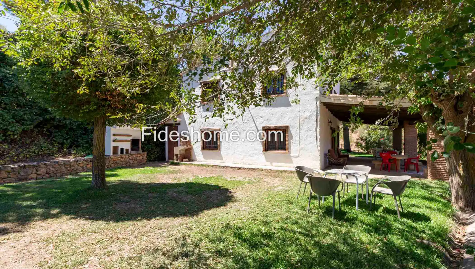 Jardí de Finca rústica en venda en Villamena amb Jardí privat, Piscina i Moblat