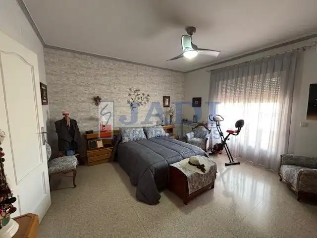 Casa adosada en venda a Valdepeñas