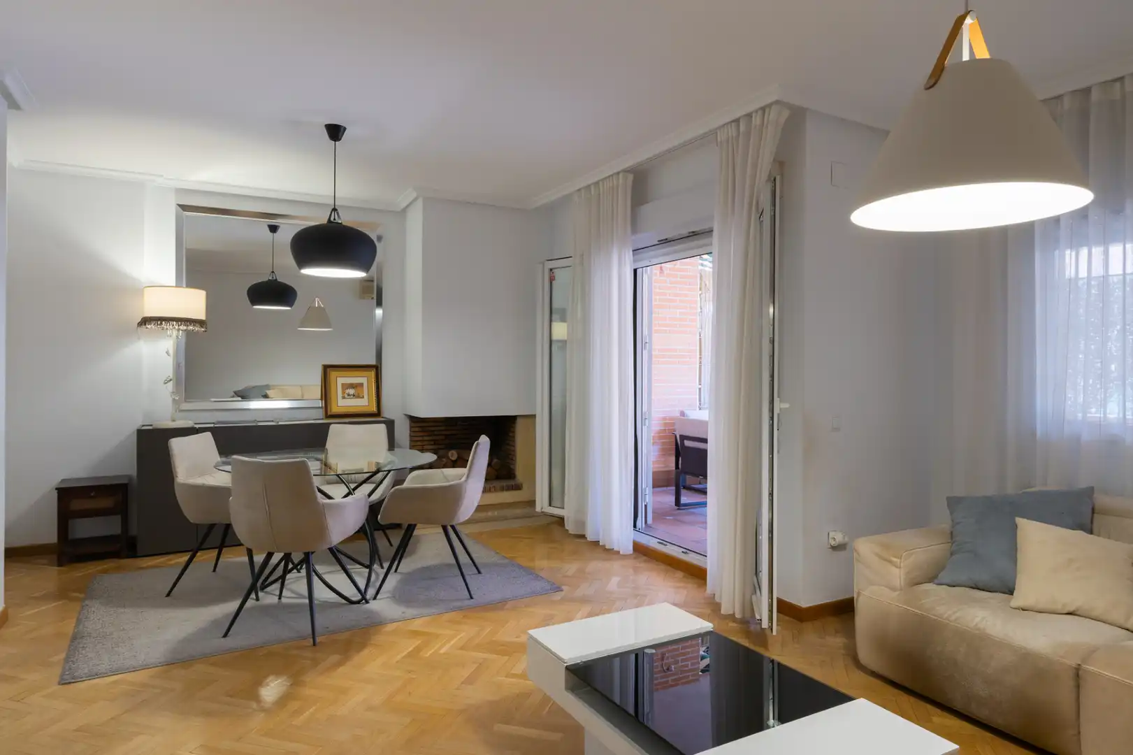 Living room of Houses for sale in Toledo  with Air Conditioner, Heating and Private garden