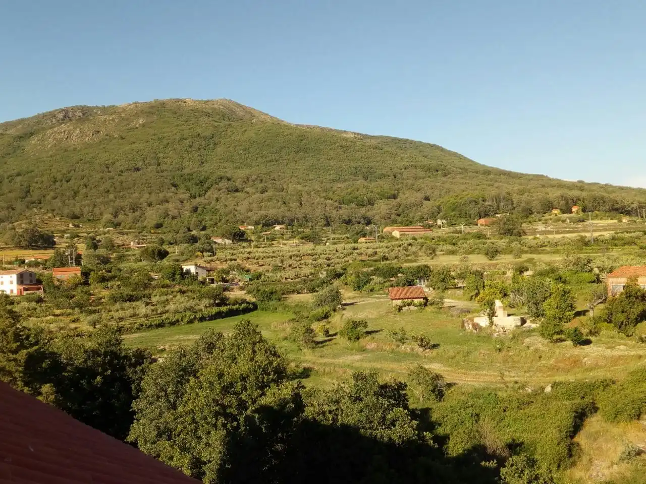 Außenansicht von Wohnung zur Miete in Jarandilla de la Vera mit Klimaanlage und Terrasse