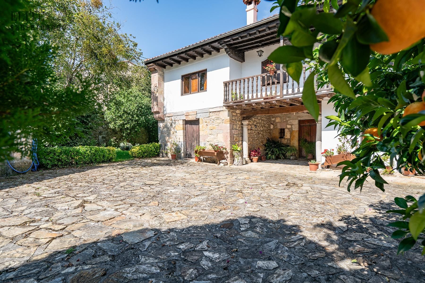 Exterior view of House or chalet for sale in Puente Viesgo  with Heating, Private garden and Terrace