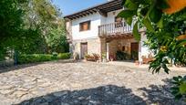 Vista exterior de Casa o xalet en venda en Puente Viesgo amb Calefacció, Jardí privat i Terrassa