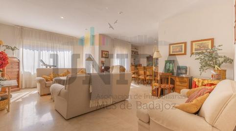 Foto 3 de Piso en venta en Avenida Avenida de Sinforiano Madroñero, Valdepasillas - La Paz - Huerta Rosales, Badajoz
