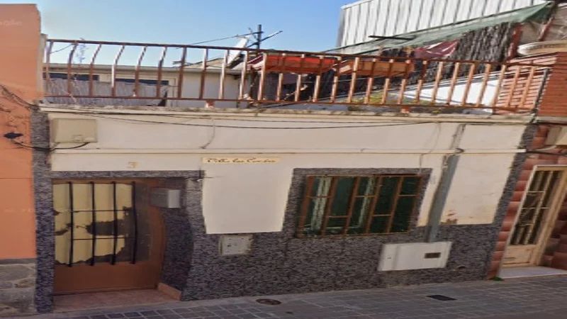 Vista exterior de Casa adosada en venda en Sabadell