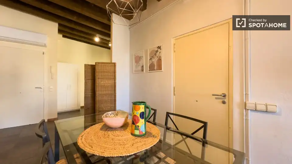 Appartamento con terrazza in affitto a Ciutat Vella, imagen 4