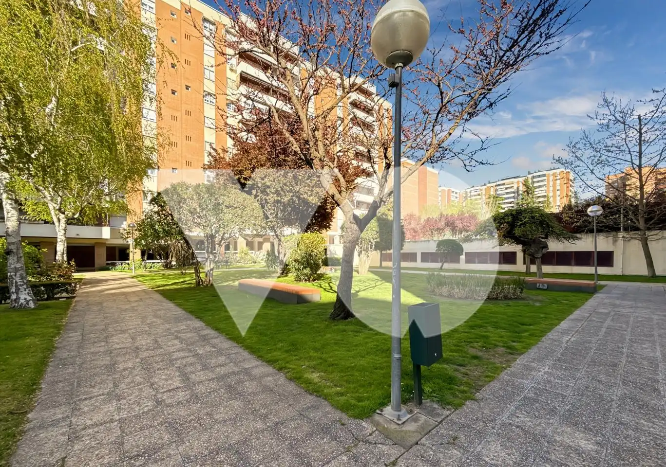 Vista exterior de Pis en venda en Madrid amb Calefacció, Parquet i Terrassa