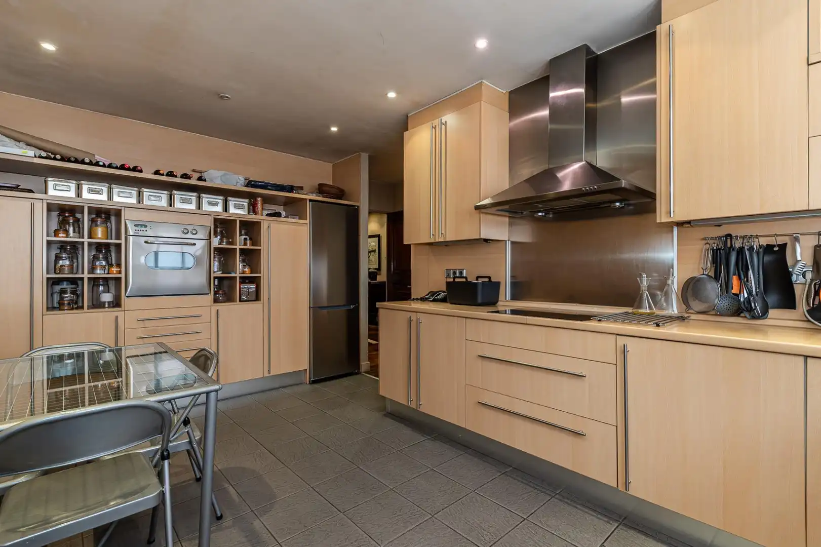 Küche von Wohnung zum Verkauf in Madrid mit Klimaanlage und Abstellraum