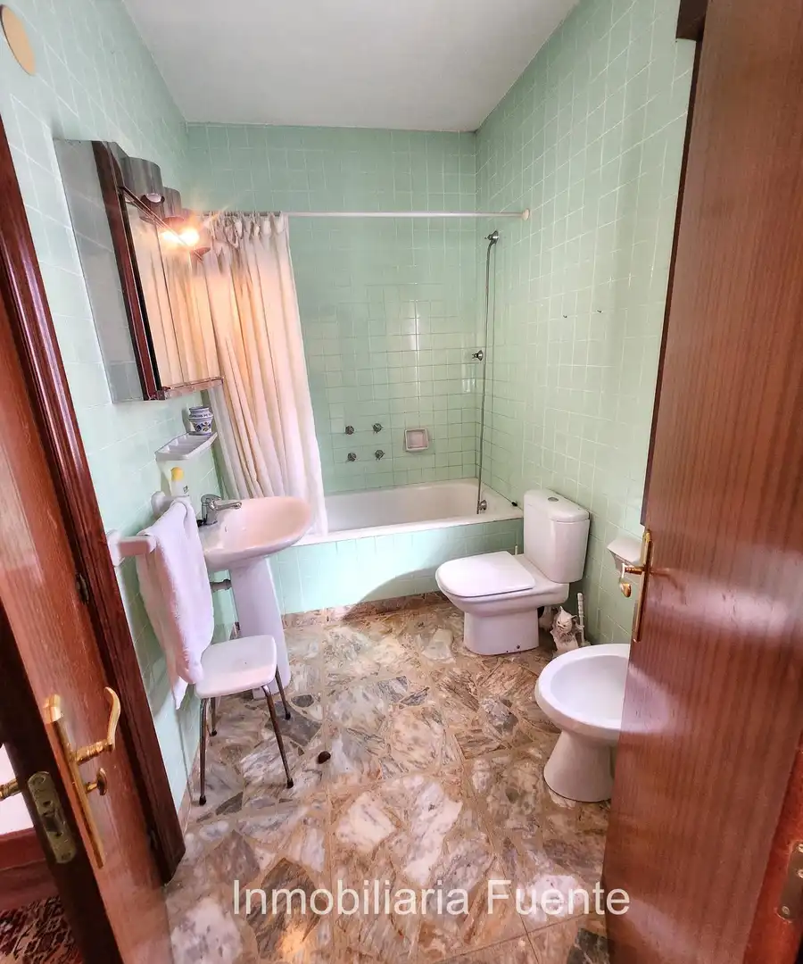 Baño de Casa o chalet en venta en Zalla  con Calefacción, Jardín privado y Terraza