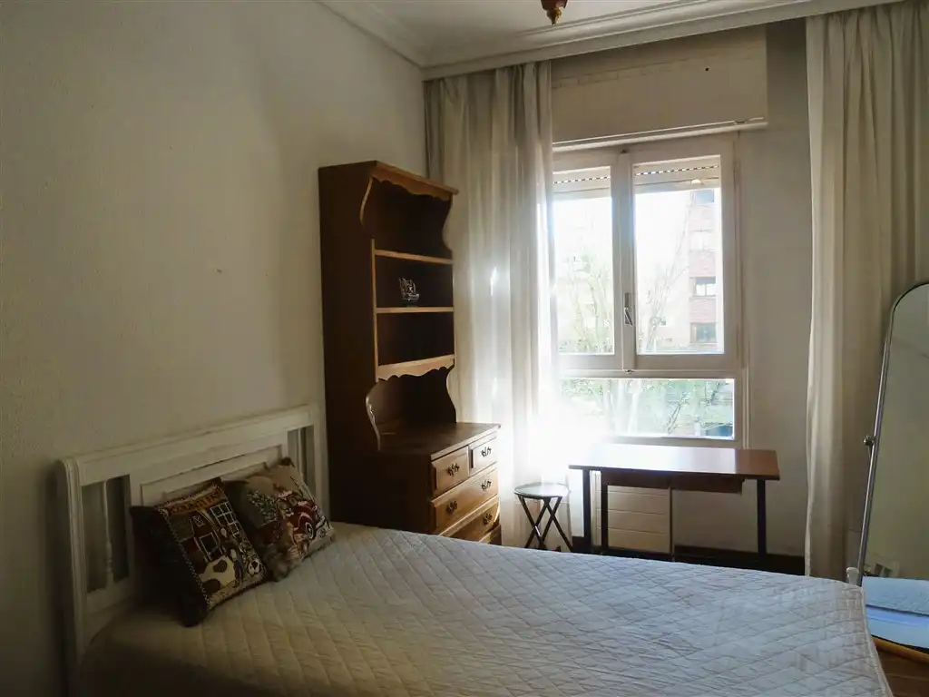 Habitación de Piso en venta en  Pamplona / Iruña con Calefacción, Parquet y Terraza