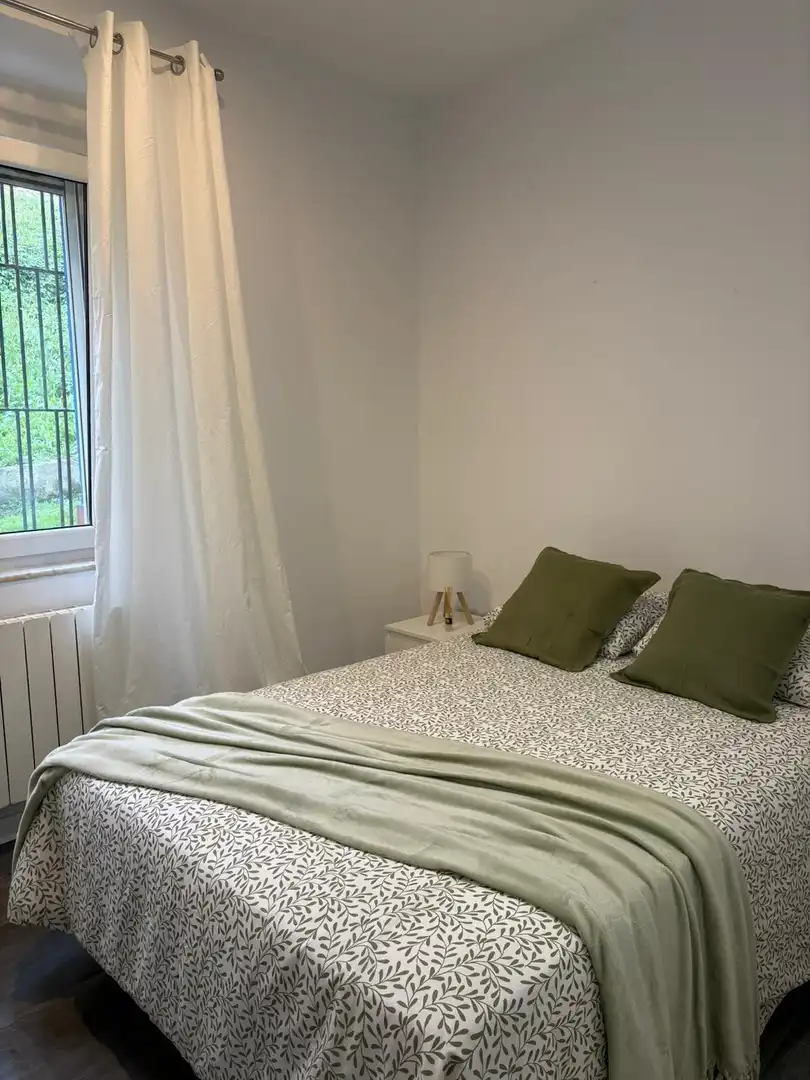 Habitación de Piso de alquiler en Santander con Calefacción, Parquet y Amueblado