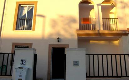 Vista exterior de Casa adosada en venda en Lobón amb Terrassa