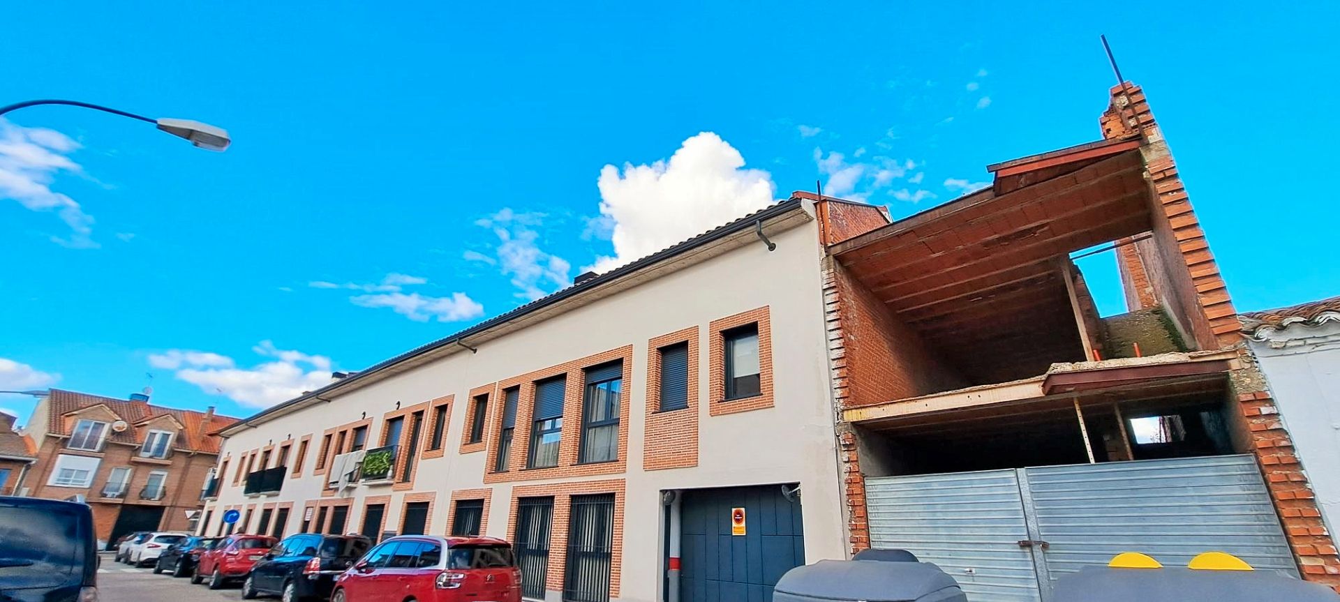 Vista exterior de Garatge en venda en Fuente El Saz de Jarama amb Alarma