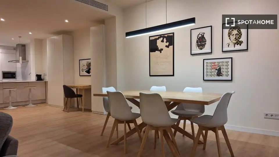 Menjador de Apartament per a compartir en  Palma de Mallorca amb Aire condicionat, Terrassa i Moblat