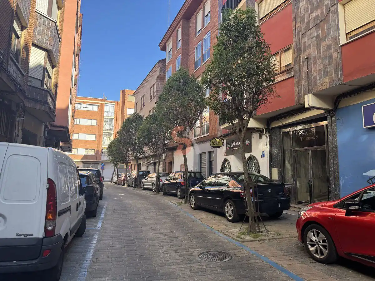 Vista exterior de Piso de alquiler en Valladolid con Calefacción