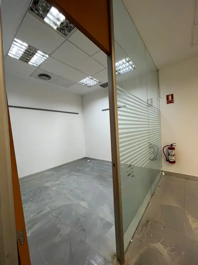 Local en venta en Madrid con Aire acondicionado y Alarma