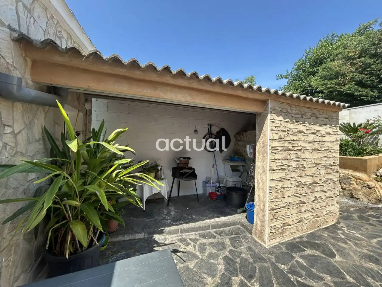 Vista exterior de Casa o xalet en venda en Vidreres amb Aire condicionat, Calefacció i Jardí privat