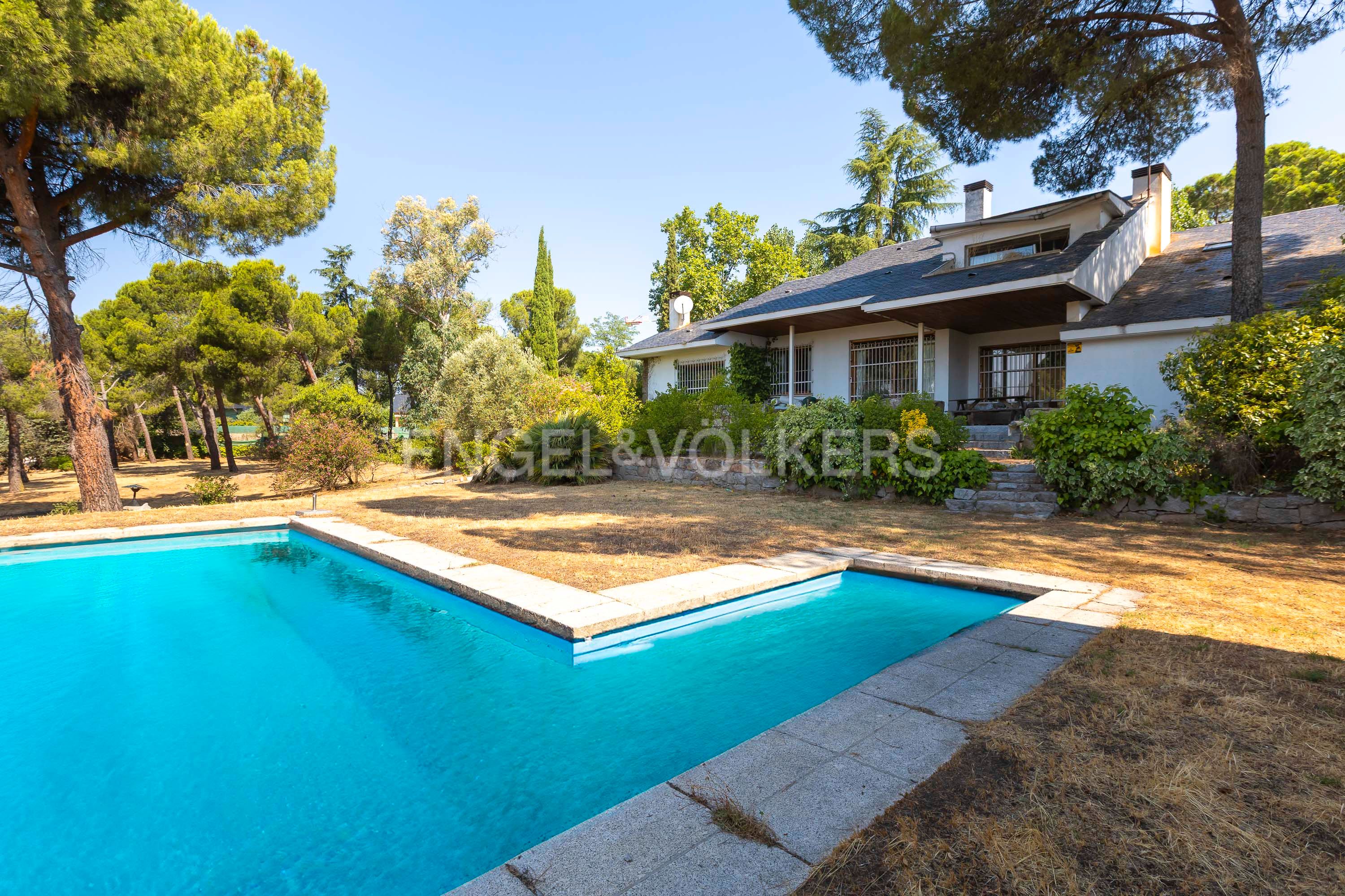 Exterior view of House or chalet for sale in Pozuelo de Alarcón  with Heating, Parquet flooring and Terrace