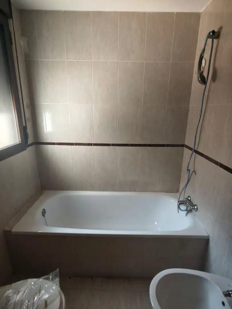 Badezimmer von Wohnung zum Verkauf in La Zubia mit Abstellraum und Balkon