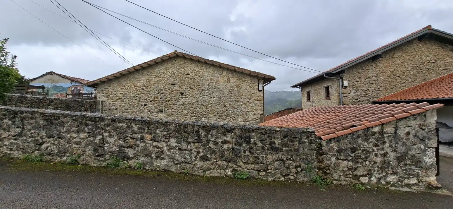 Vista exterior de Casa o xalet en venda en Herrerías amb Jardí privat, Parquet i Traster