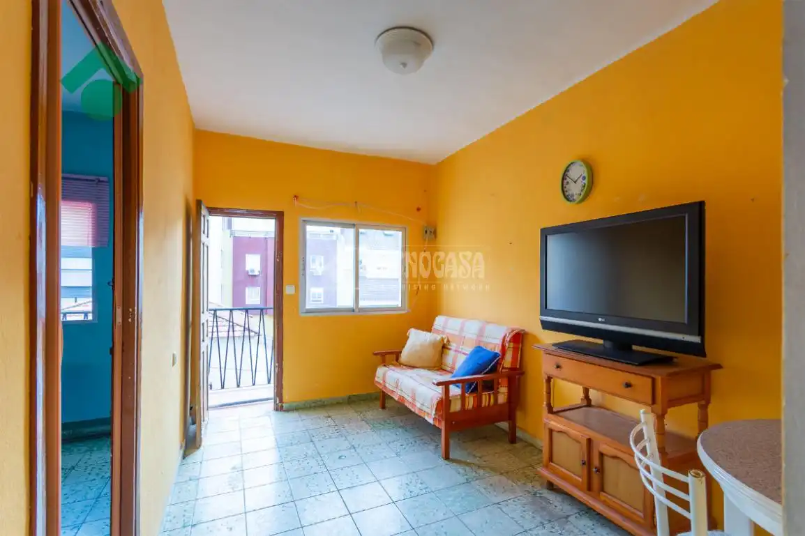 Sala de estar de Piso en venta en Rincón de la Victoria con Balcón