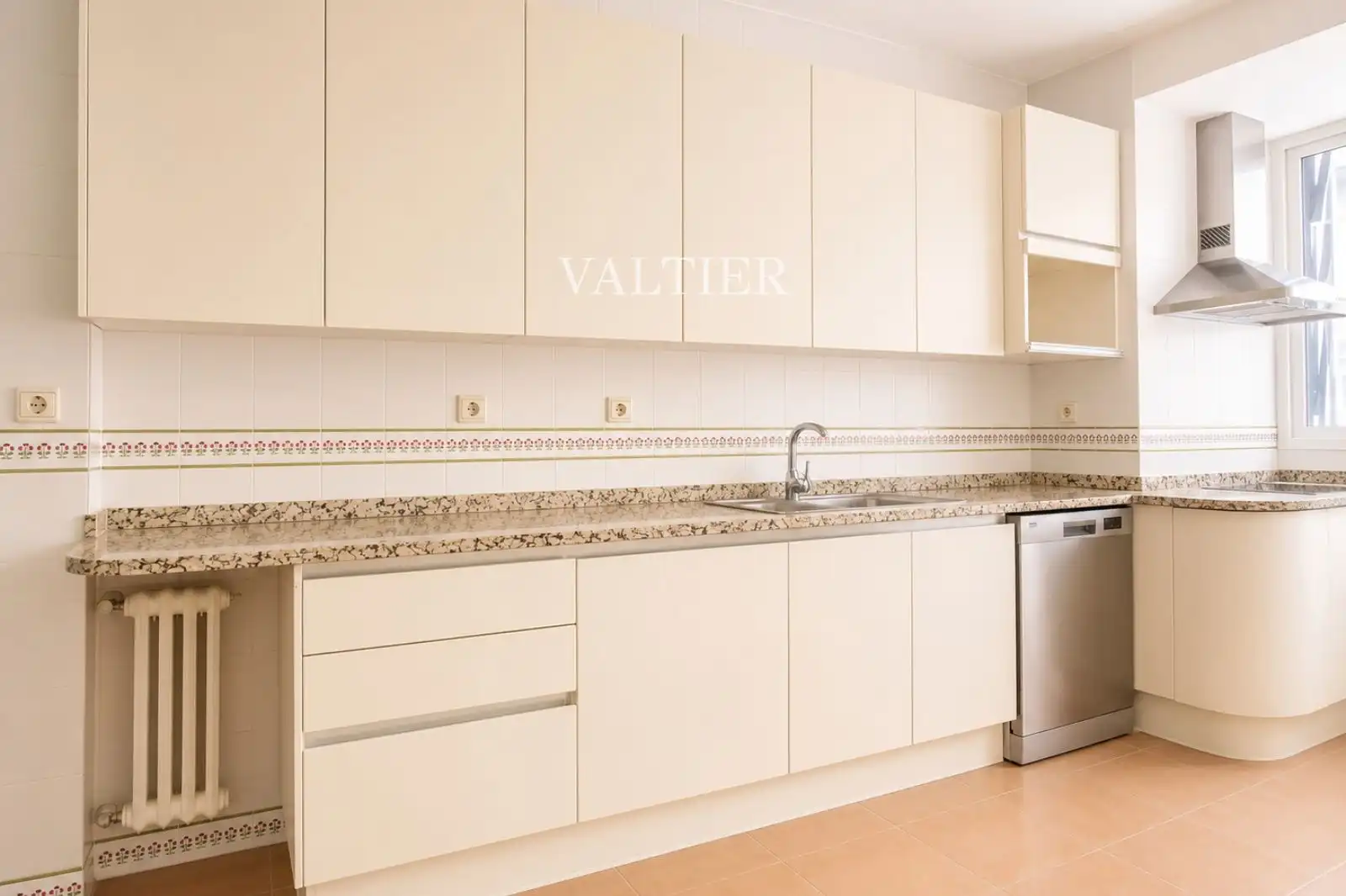 Kitchen of Flat for rent in Madrid  with Air Conditioner, Swimming Pool and Community pool