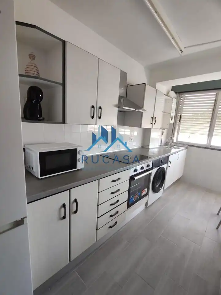 Kitchen of Flat for rent in Torrelavega 