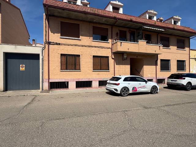 Piso en Venta en Calle Cubo de las Monjas, 1 en Nava del Rey