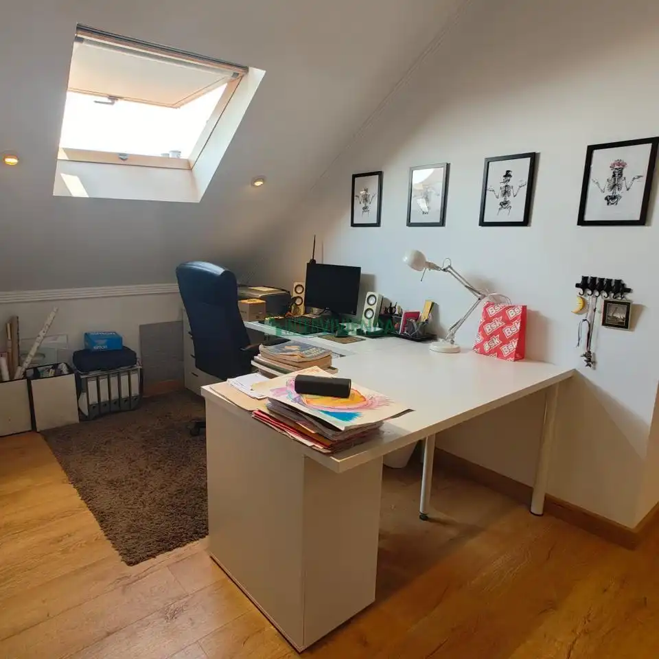 Casa adosada en venta en Vigo  con Calefacción, Terraza y Trastero