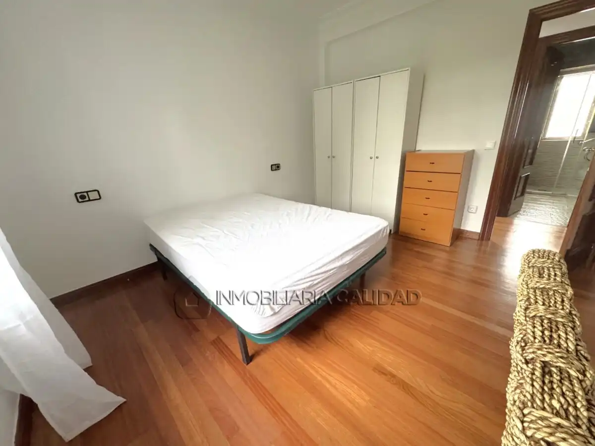 Schlafzimmer von Wohnung zur Miete in Burgos mit Heizung und Möbliert