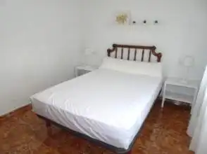 Schlafzimmer von Wohnung zur Miete in Gijón  mit Parkett, Möbliert und Waschmaschine