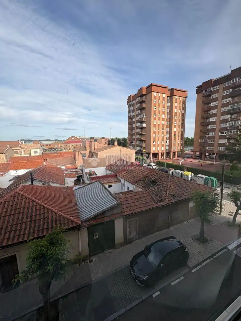 Vista exterior de Piso en venta en Valladolid con Balcón