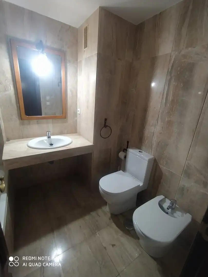 Baño de Piso de alquiler en Córdoba con Aire acondicionado, Calefacción y Trastero