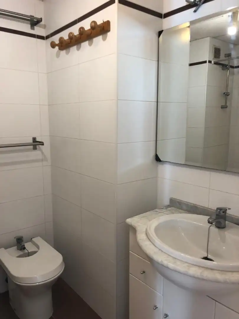 Baño de Casa adosada en venta en Gilet con Calefacción, Terraza y Horno