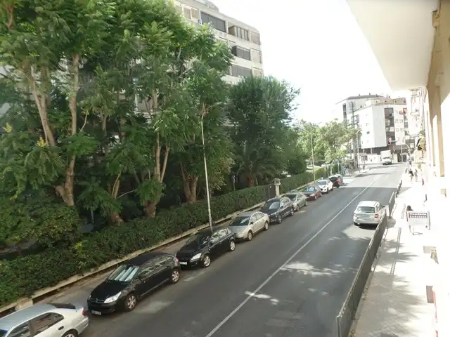 Vista exterior de Piso en venta en Madrid con Calefacción, Horno y Lavadora