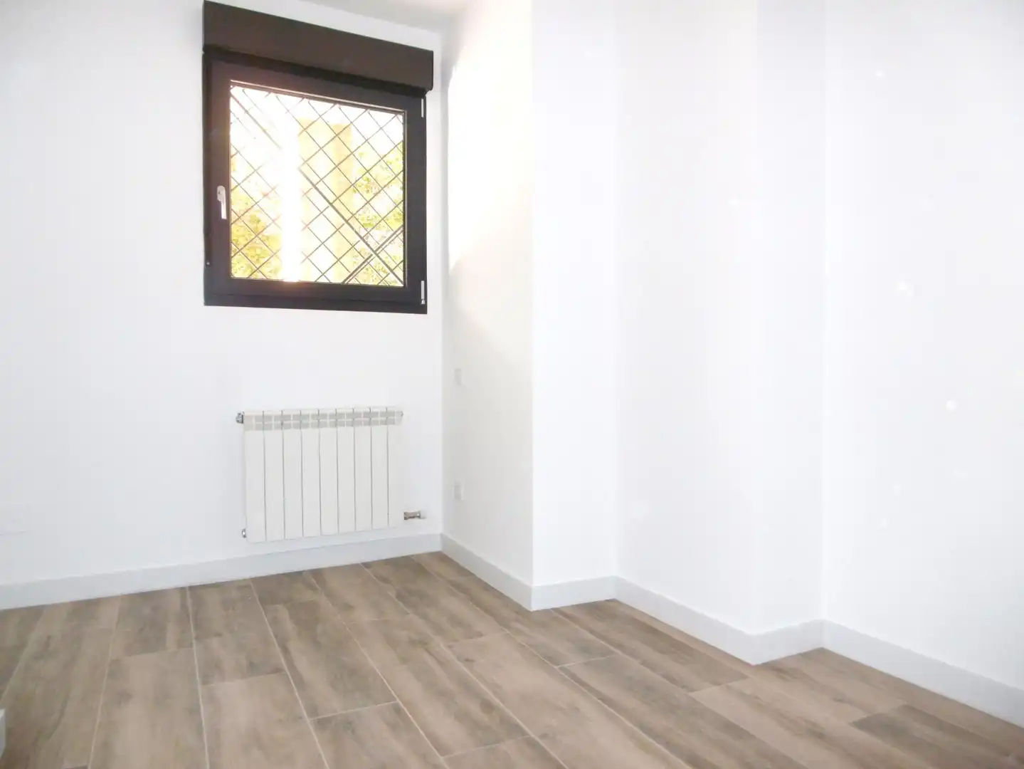 Schlafzimmer von Erdgeschoss zum Verkauf in Valladolid mit Klimaanlage und Heizung
