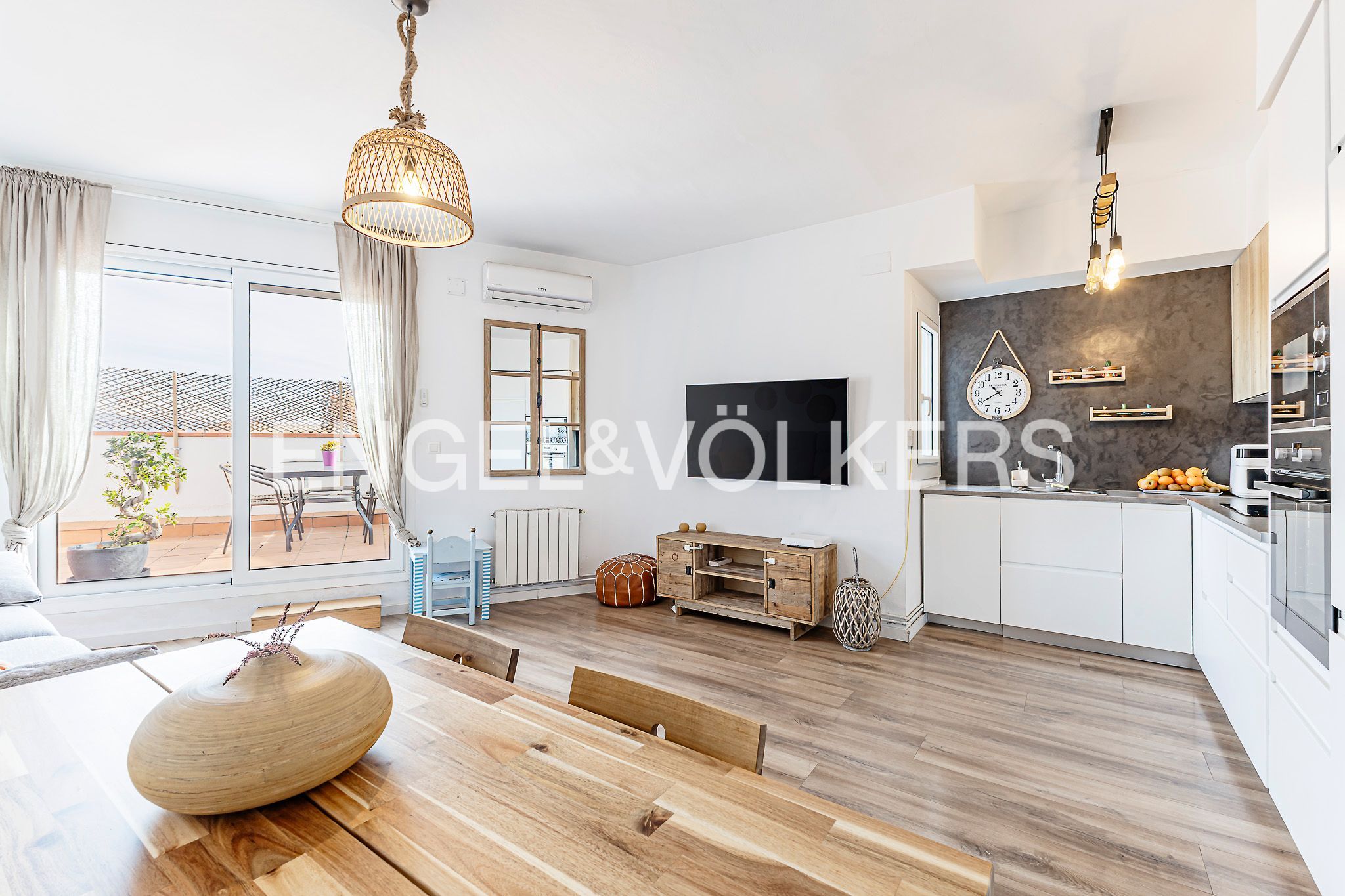 Living room of Attic for sale in  Barcelona Capital  with Air Conditioner, Heating and Parquet flooring