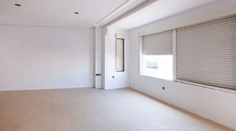 Foto 2 de Piso en venta en Calle Julio Burell, 107, San Gonzalo, Linares