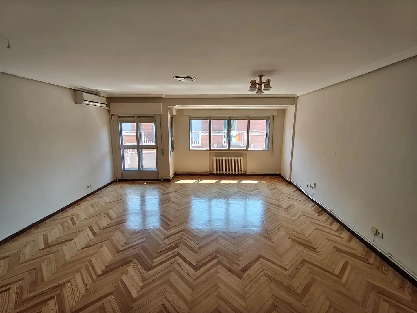 Living room of Flat for rent in Getafe  with Air Conditioner, Heating and Parquet flooring