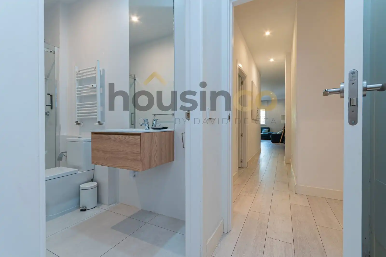 Bathroom of Flat for rent in Madrid  with Air Conditioner, Heating and Furnished