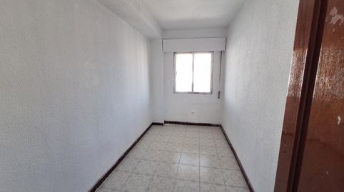 Foto 2 von Erdgeschoss zum Verkauf in Reyes, Parla