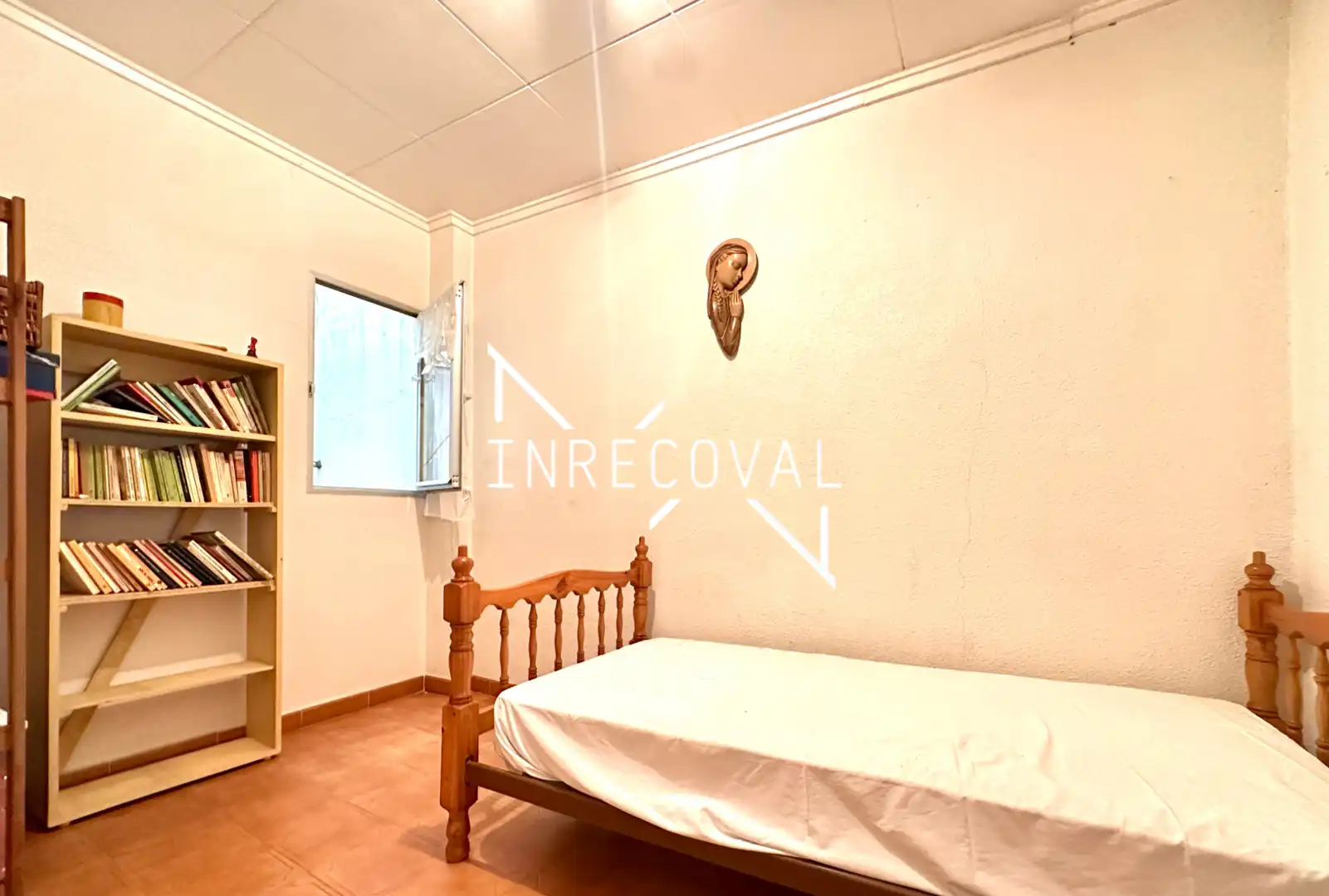 Casa aparellada amb terrassa en venda a Carrer de Cantarrana, imagen 16