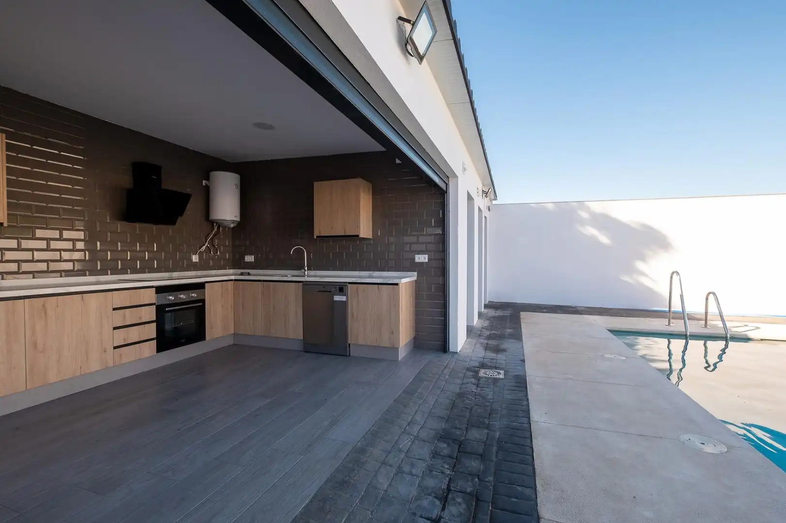 Terrace of Houses for sale in Ayamonte  with Air Conditioner, Private garden and Storage room