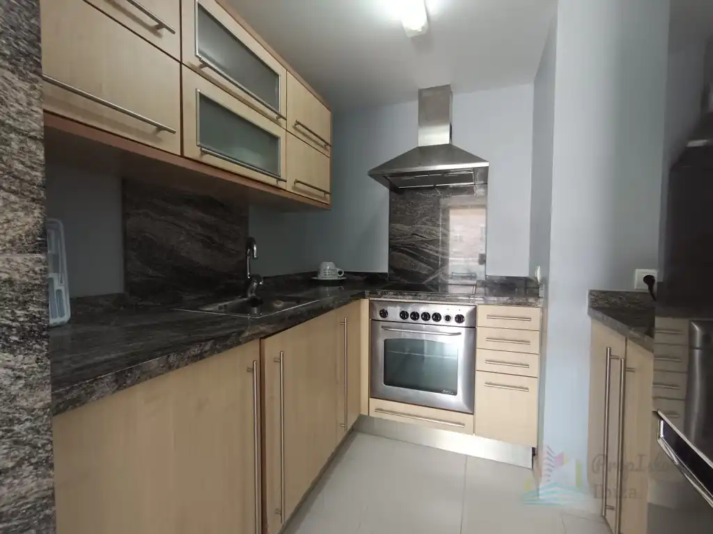 Flat for rent in Calle De La Mediterrania, Ses Figueretes - Platja d'en Bossa - Cas Serres