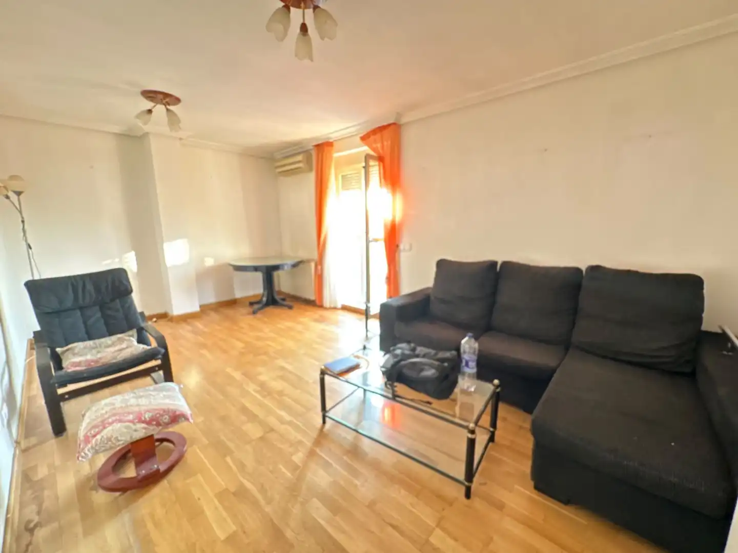 Sala de estar de Ático en venta en Santa Marta de Tormes con Calefacción, Terraza y Amueblado