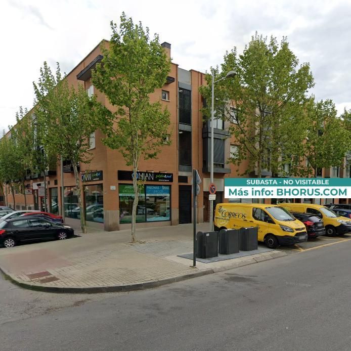 Vista exterior de Pis en venda en Villanueva de la Cañada amb Jardí privat i Piscina